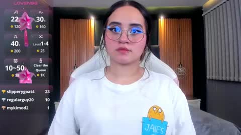 Snapshot of ana_taylor2 chatting on 02/06/25, 10:43 Ana online show from 02/06/25, 10:43