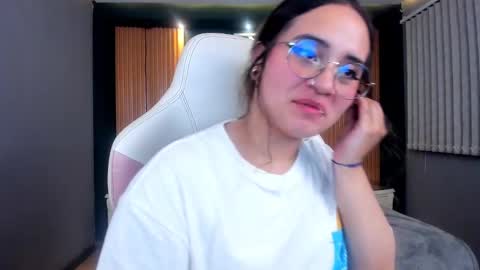 Snapshot of ana_taylor2 chatting on 02/07/25, 01:47 Ana online show from 02/07/25, 01:47