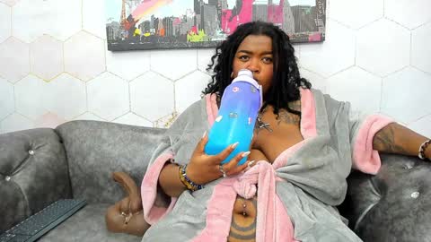 Snapshot of anaa_fuentes chatting on 12/28/24, 10:03 ANNA FUENTES online show from 12/28/24, 10:03