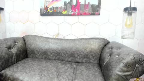 Snapshot of anaa_fuentes chatting on 01/05/25, 11:37 ANNA FUENTES online show from 01/05/25, 11:37