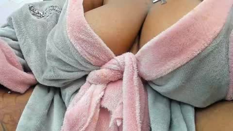 Snapshot of anaa_fuentes chatting on 01/13/25, 02:42 ANNA FUENTES online show from 01/13/25, 02:42