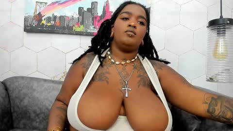 Snapshot of anaa_fuentes chatting on 02/05/25, 02:37 ANNA FUENTES online show from 02/05/25, 02:37