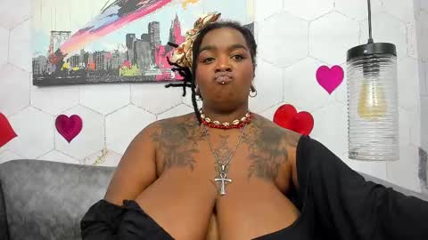 Snapshot of anaa_fuentes chatting on 02/19/25, 08:52 ANNA FUENTES online show from 02/19/25, 08:52