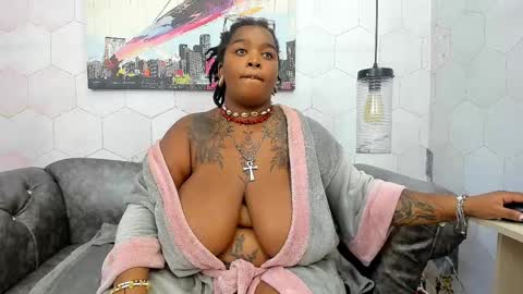 Snapshot of anaa_fuentes chatting on 03/05/25, 12:22 ANNA FUENTES online show from 03/05/25, 12:22