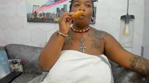 Snapshot of anaa_fuentes chatting on 03/07/25, 10:45 ANNA FUENTES online show from 03/07/25, 10:45