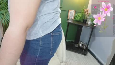Snapshot of anaa_rosee chatting on 05/06/26, 12:21 Ana online show from 05/06/26, 12:21
