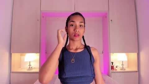 anaacollins_ online show from 11/07/25, 11:32