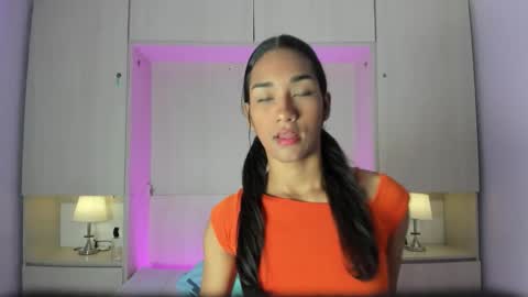 anaacollins_ online show from 03/28/26, 11:32