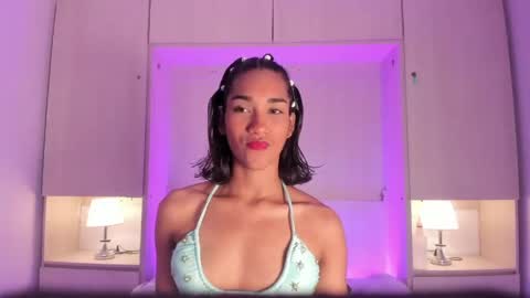 Snapshot of anaacollins_ chatting on 04/30/26, 12:11 anaacollins_ online show from 04/30/26, 12:11