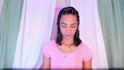 Snapshot of anaacollins_ chatting on 07/27/26, 12:01 anaacollins_ online show from 07/27/26, 12:01