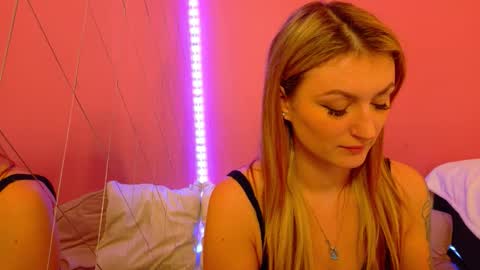 anaayss online show from 12/16/25, 05:45