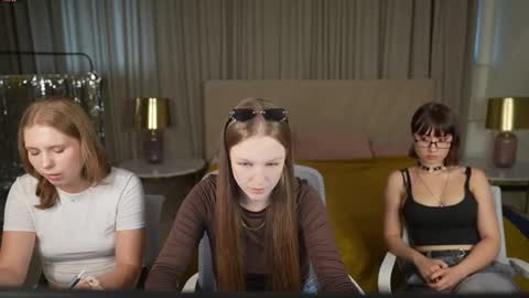 Sweet girls online show from 09/11/25, 10:37