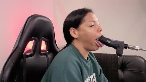 anabel alice gandara  online show from 12/19/25, 09:22