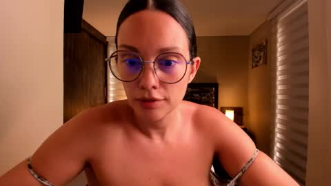 Anabel online show from 12/18/25, 05:30