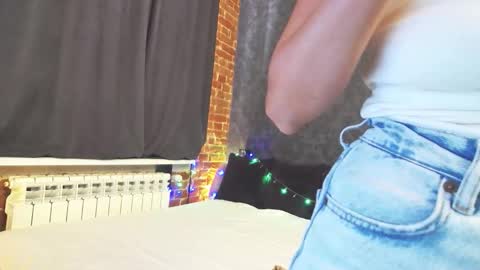 Snapshot of anabelblack chatting on 09/13/25, 11:32 Anna online show from 09/13/25, 11:32