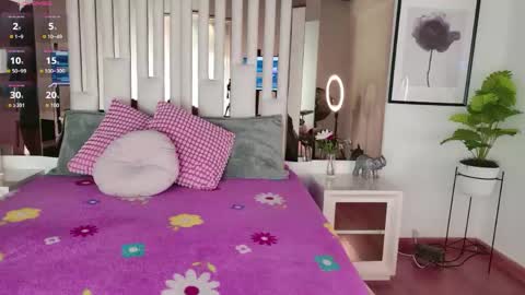 Snapshot of anabella_london chatting on 06/08/26, 11:43 Anabella online show from 06/08/26, 11:43