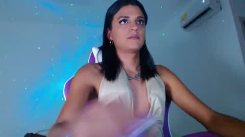 Snapshot of anabellabonariva chatting on 12/14/24, 11:23 Anabella online show from 12/14/24, 11:23