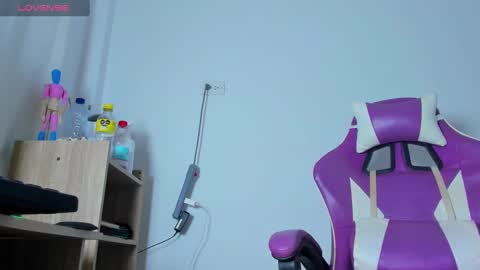 Snapshot of anabellabonariva chatting on 09/17/25, 07:04 Anabella online show from 09/17/25, 07:04