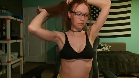 Anabelleleigh online show from 04/21/26, 01:53