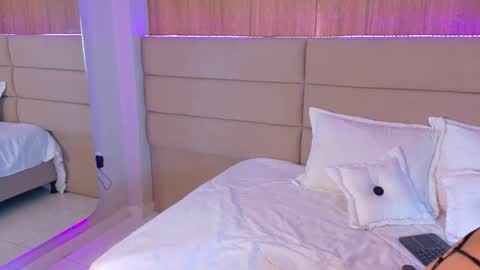 Snapshot of anabelleray chatting on 09/24/25, 07:39 anabelleray online show from 09/24/25, 07:39