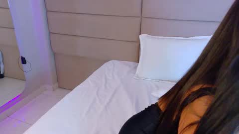 anabelleray online show from 11/13/25, 08:08