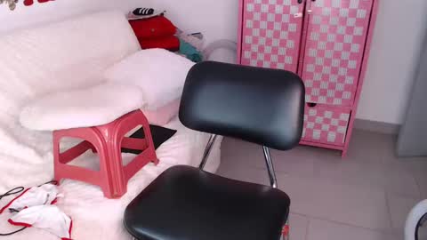 Ana online show from 10/24/25, 06:26