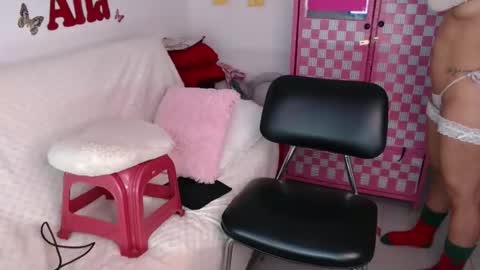 Ana online show from 11/21/25, 10:14