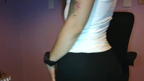 anabelucci_ online show from 03/09/26, 12:03