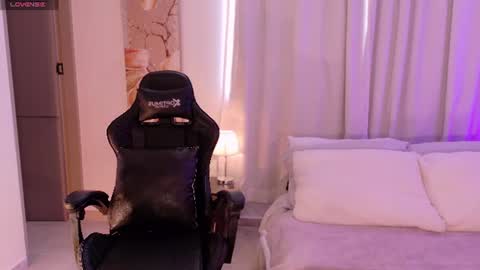Snapshot of anabelwolf chatting on 06/15/26, 03:25 ANABEL WOLF online show from 06/15/26, 03:25