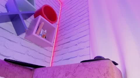 Snapshot of anaelle_bardin chatting on 01/15/25, 10:46 Anna online show from 01/15/25, 10:46