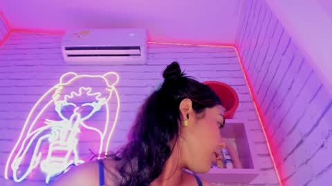 Snapshot of anaelle_bardin chatting on 01/16/25, 10:12 Anna online show from 01/16/25, 10:12