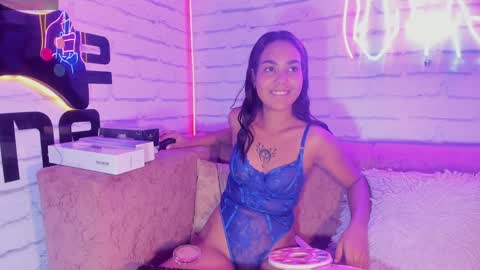 Snapshot of anaelle_bardin chatting on 02/01/25, 07:23 Anna online show from 02/01/25, 07:23