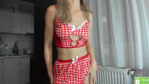 Anahi online show from 10/10/25, 04:22