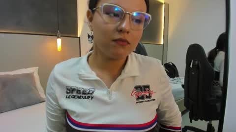 A N A H I online show from 12/15/25, 09:30