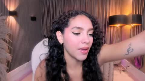 Snapshot of anahi_curlie1 chatting on 06/02/26, 11:12 Anahi Curlie online show from 06/02/26, 11:12