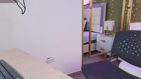 Anahi  online show from 10/09/25, 07:34