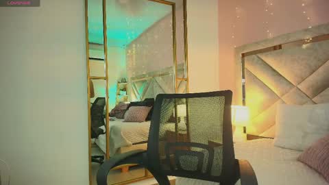 Anahi  online show from 04/01/26, 02:58