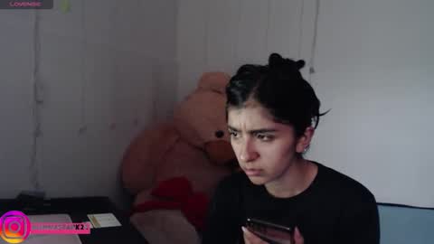 Anahi Browns online show from 11/06/25, 07:48