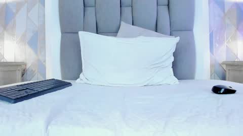   online show from 03/09/25, 02:43