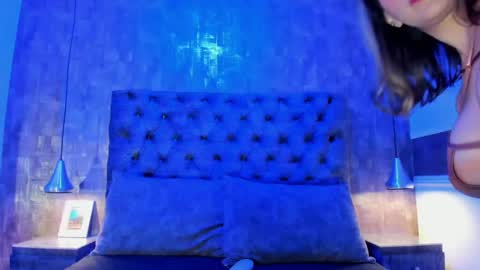 ..a n a i s  c o o p e r .. online show from 03/16/26, 03:23