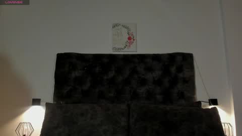 ..a n a i s  c o o p e r .. online show from 04/06/26, 03:37