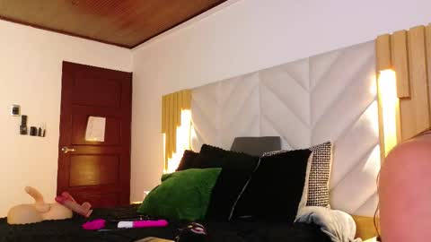 Anaise  online show from 09/23/25, 11:35