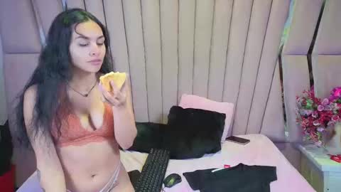 AbbyAndAntonela online show from 12/15/25, 11:58