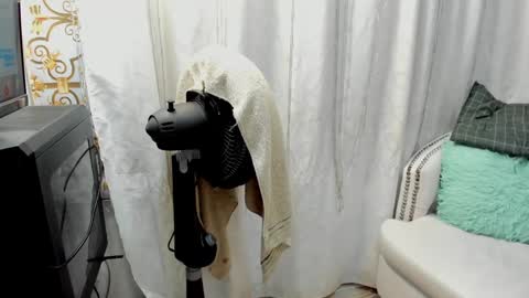 Snapshot of analia18_ chatting on 01/14/25, 06:07 analia18 online show from 01/14/25, 06:07