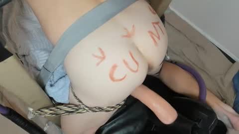 Snapshot of analmagician chatting on 01/03/25, 11:23 analmagician online show from 01/03/25, 11:23