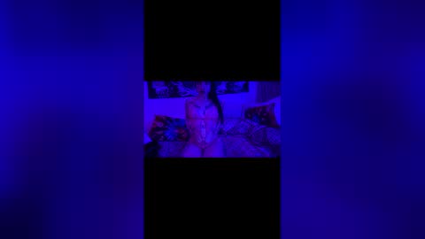 AnaLove online show from 11/30/25, 02:26