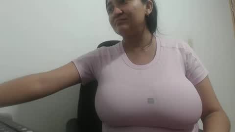 Snapshot of analy_hot chatting on 10/02/25, 12:39 analy_hot online show from 10/02/25, 12:39