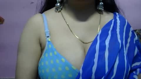 Snapshot of anamika794088 chatting on 02/19/25, 12:33 anamika794088 online show from 02/19/25, 12:33