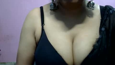 Snapshot of anamika794088 chatting on 09/20/25, 12:06 anamika794088 online show from 09/20/25, 12:06