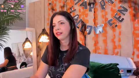 Snapshot of anantaa chatting on 10/16/25, 11:55 Ananta online show from 10/16/25, 11:55